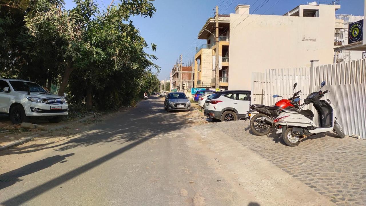 Saltstayz Sector 52 - Ardee City Mall Gurgaon Zewnętrze zdjęcie