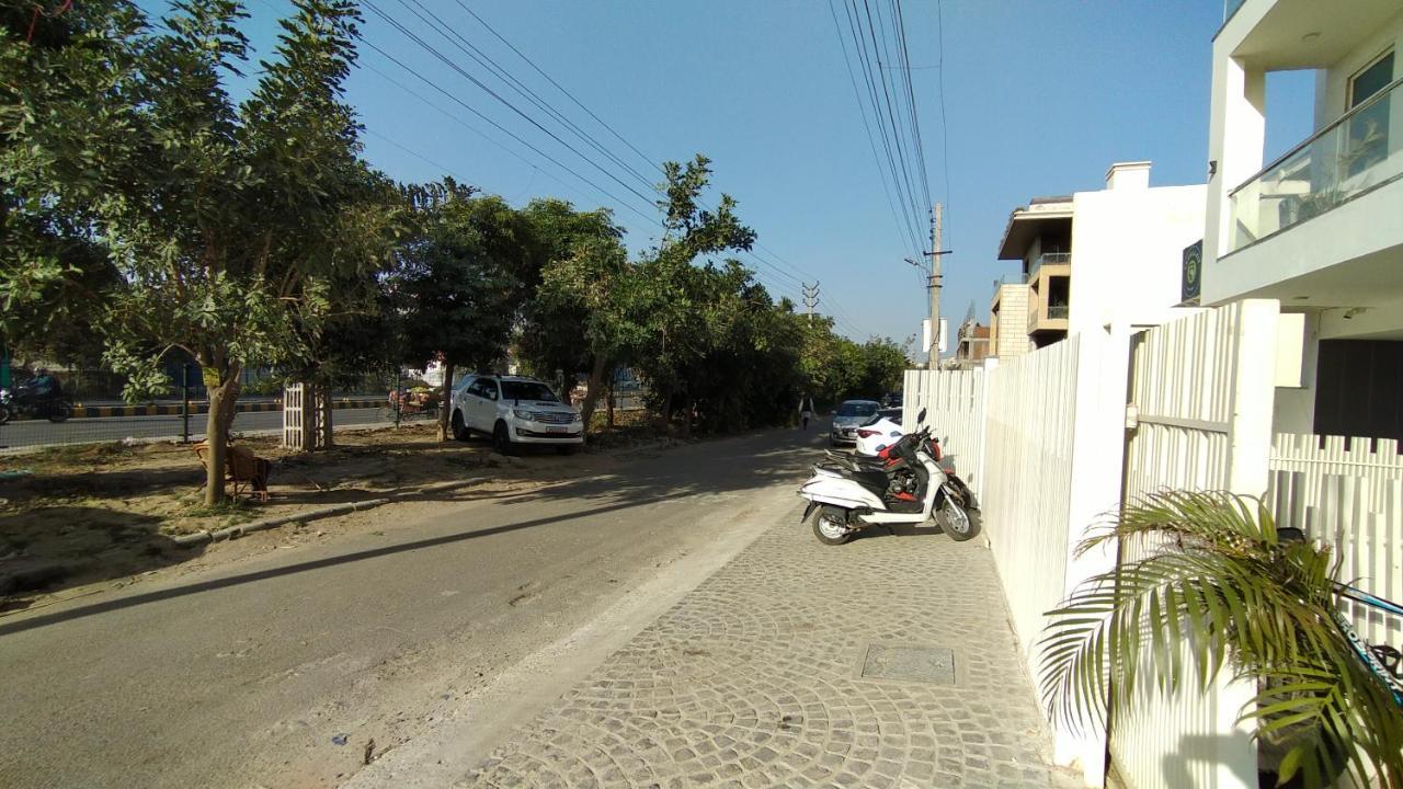 Saltstayz Sector 52 - Ardee City Mall Gurgaon Zewnętrze zdjęcie