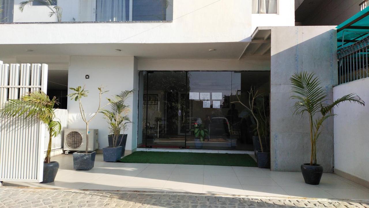 Saltstayz Sector 52 - Ardee City Mall Gurgaon Zewnętrze zdjęcie