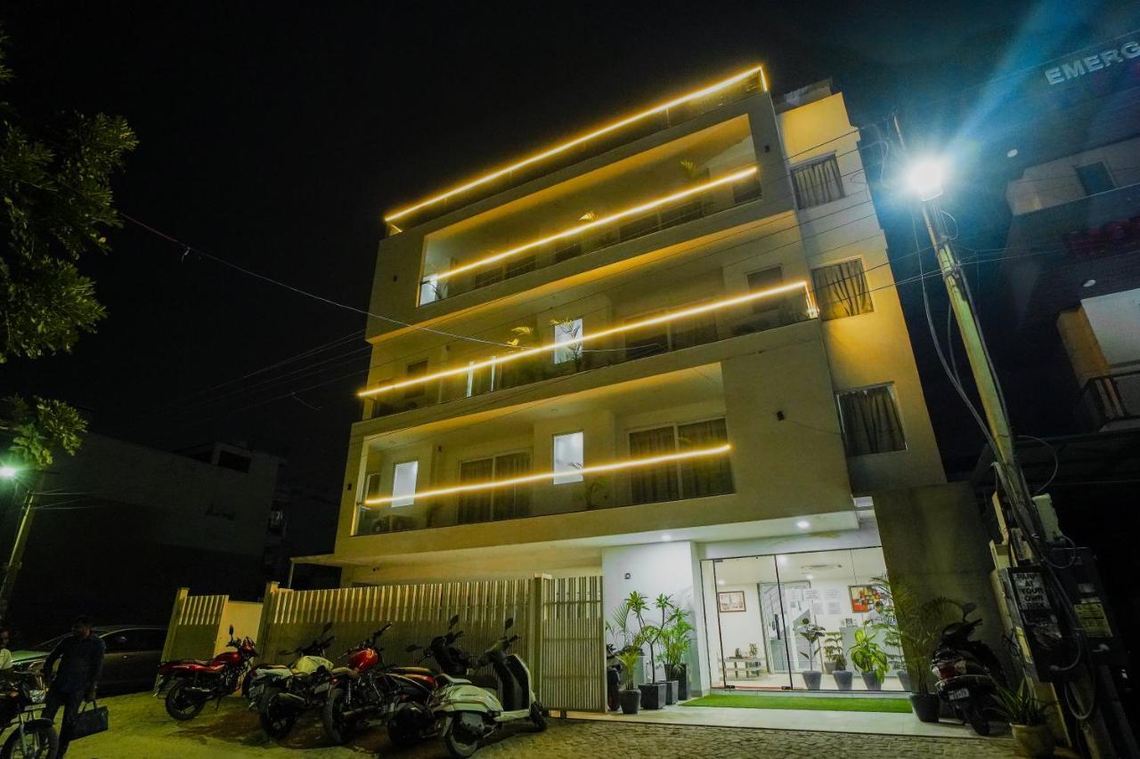 Saltstayz Sector 52 - Ardee City Mall Gurgaon Zewnętrze zdjęcie